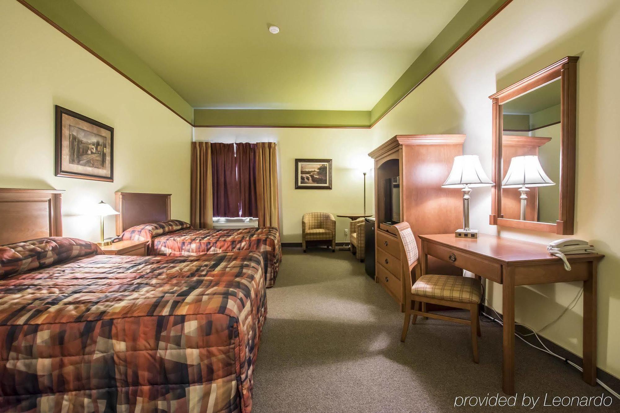 Econo Lodge Inn & Suites Монмані Екстер'єр фото